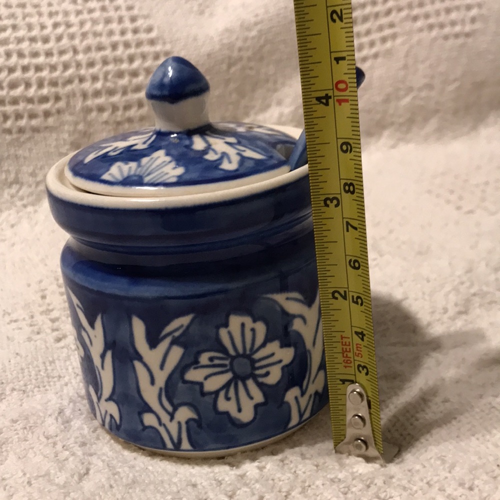 Sugar Bowl with great detail - Picture 3 of 8